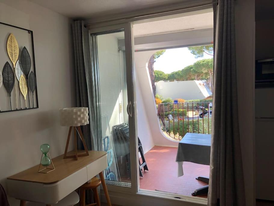 Apartment En Bord De Mer, A *